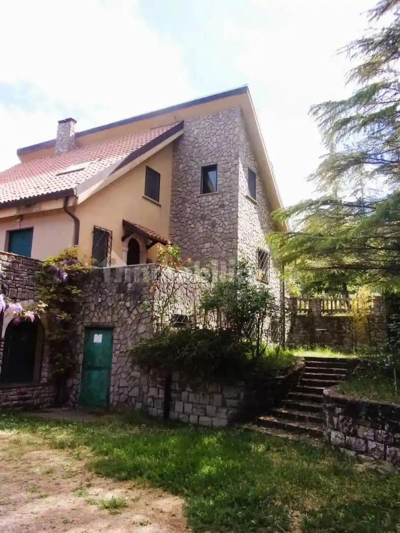 Villa unifamiliare via Della Botte No Number, Centro, Potenza - foto 3