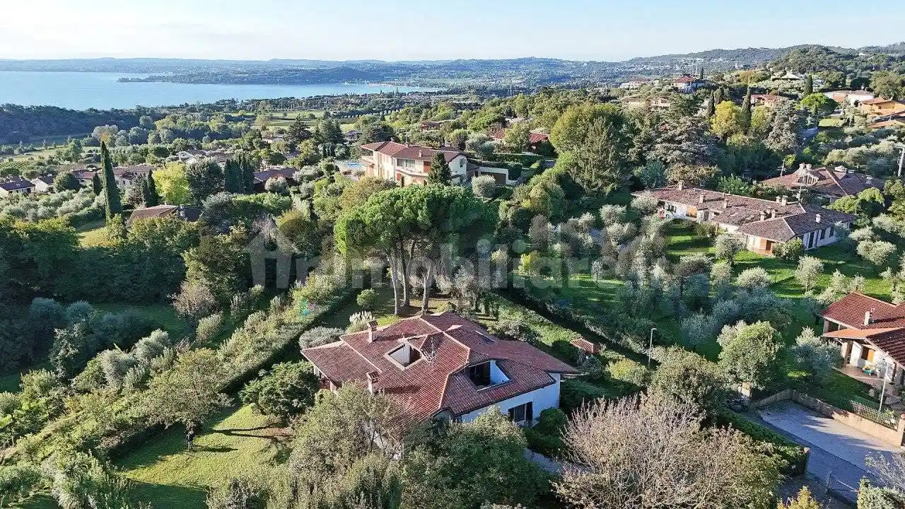 Villa in vendita a Soiano del Lago
