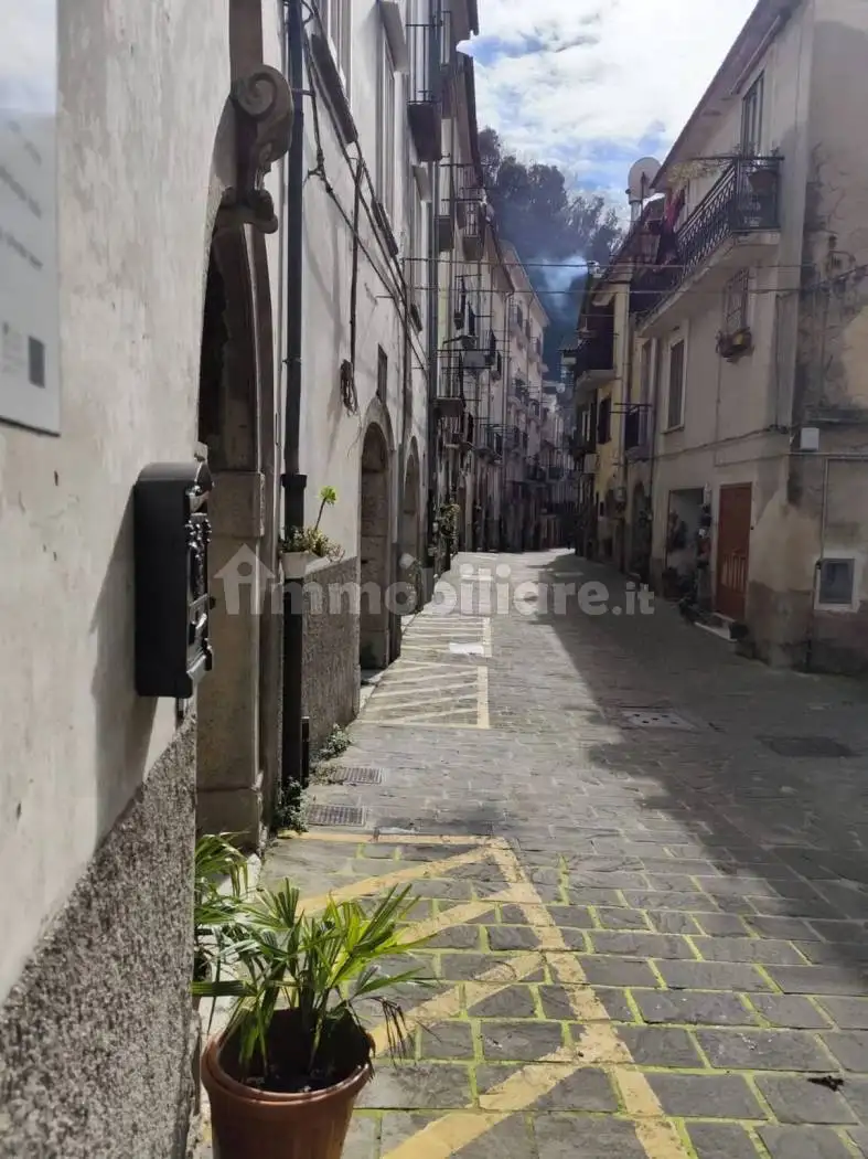 Trilocale via Dony Rocco, 36, Campagna - foto 2