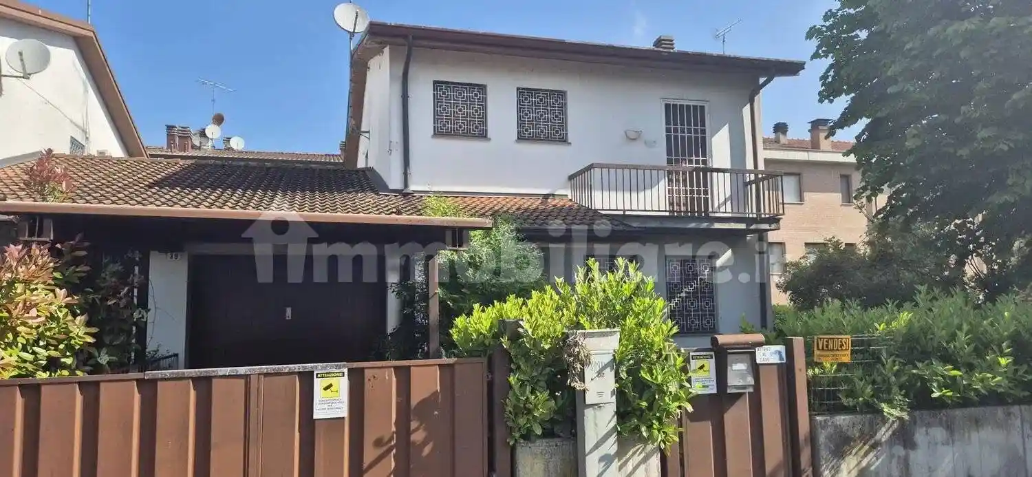 Villa in vendita a Novi di Modena
