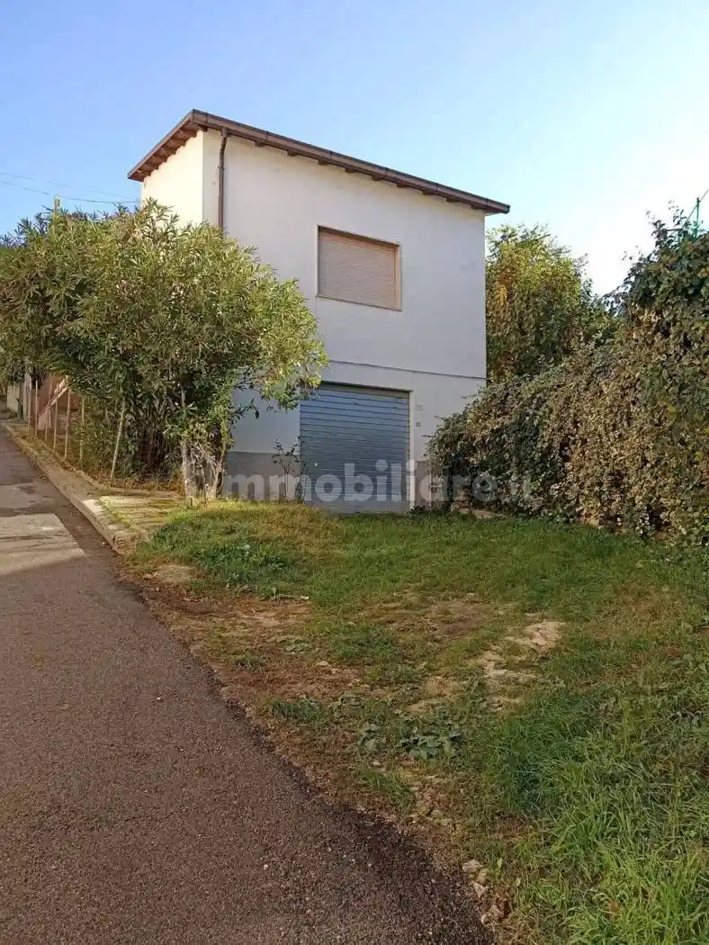Villa unifamiliare via Carlo Pisacane, 31, Centro, Bussi sul Tirino - foto 2