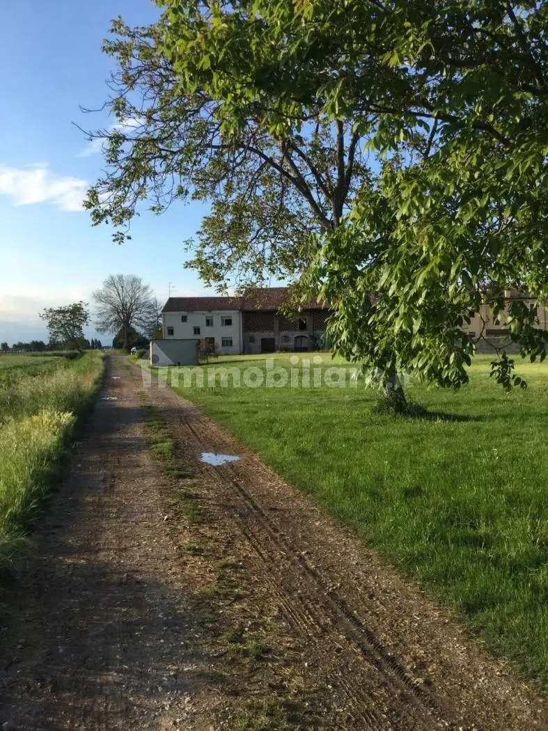 Villa in vendita a Villimpenta