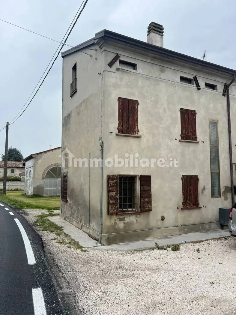 Villa in vendita a Schivenoglia