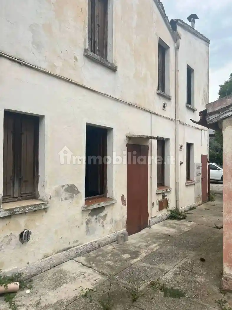 Villa in vendita a Quistello