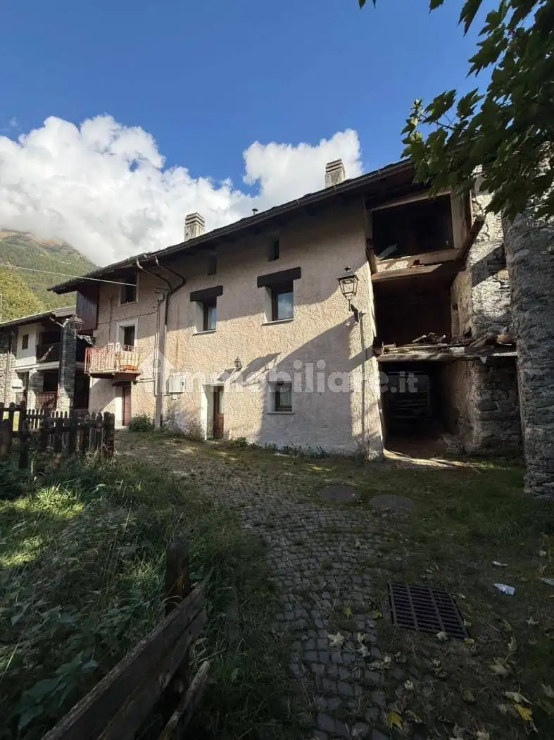 Casa indipendente in vendita a Brusson