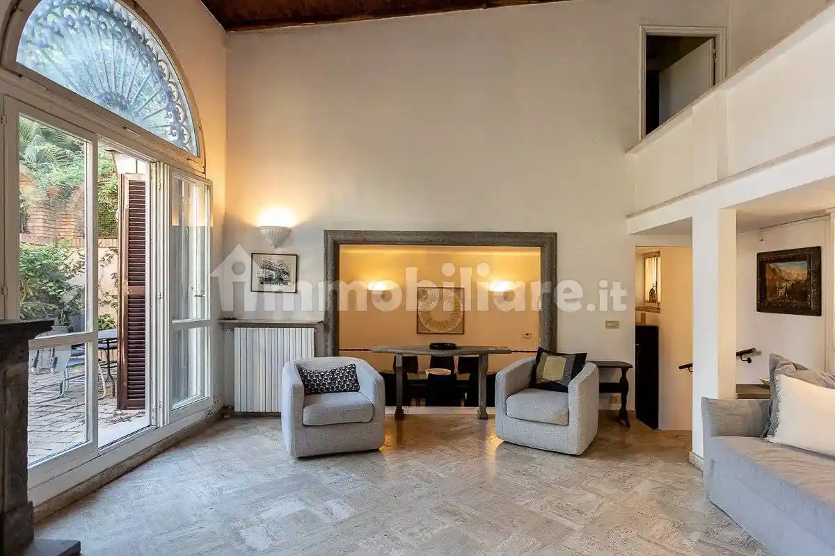Casa indipendente in affitto a Roma