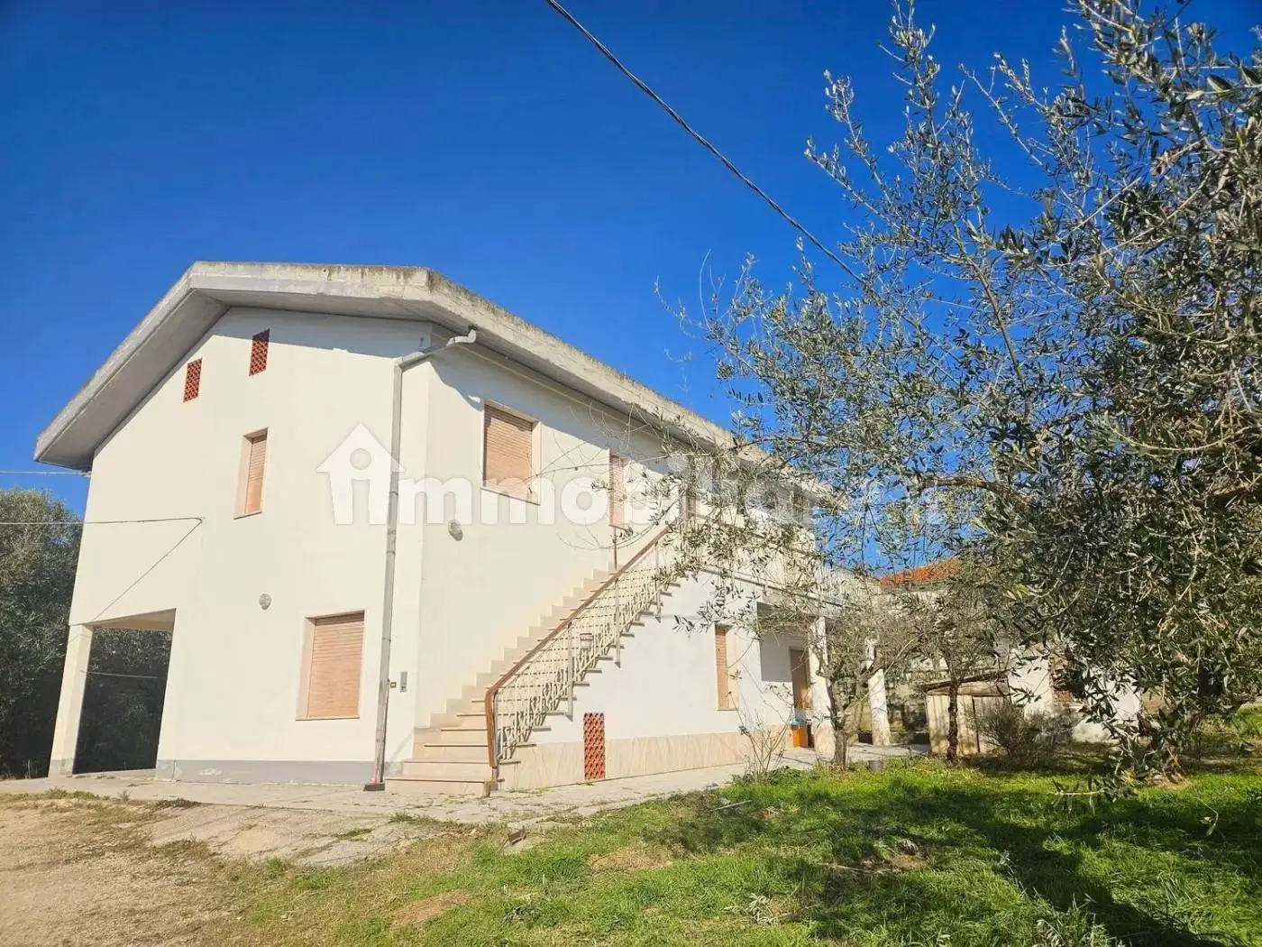 Villa unifamiliare Strada Piccianello, 14, Elice - foto 2