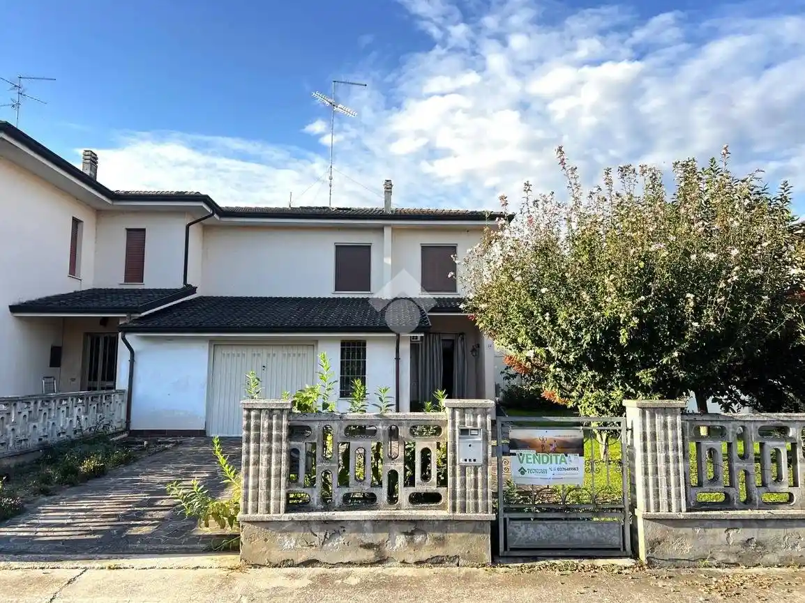 Villa in vendita a Pegognaga