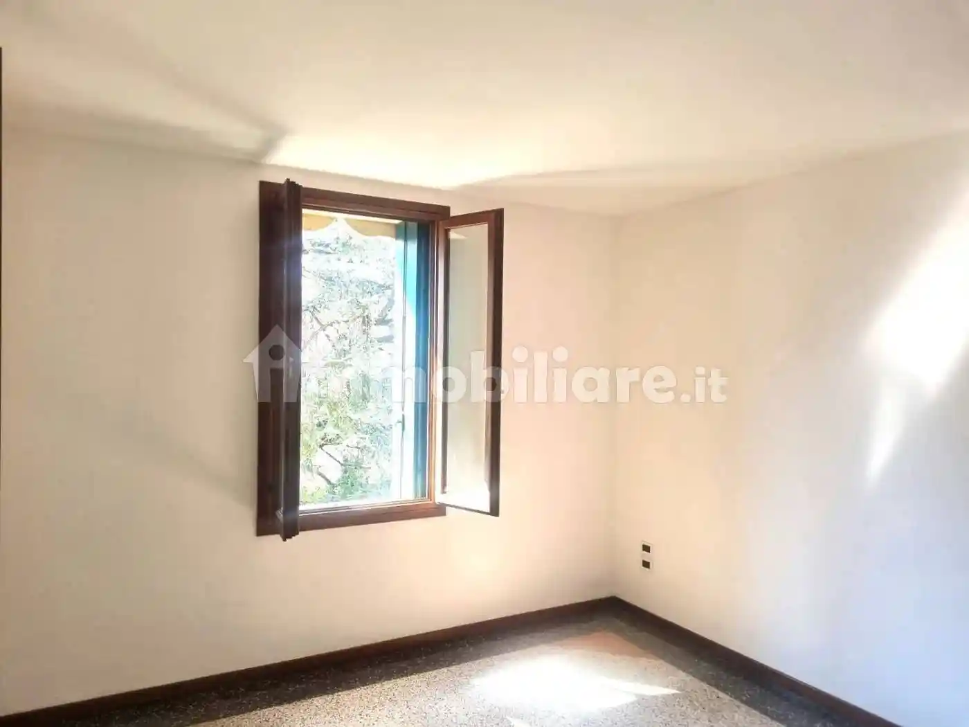 Quadrilocale via Antonio Gramsci No Number, Centro, Bassano del Grappa - foto 5