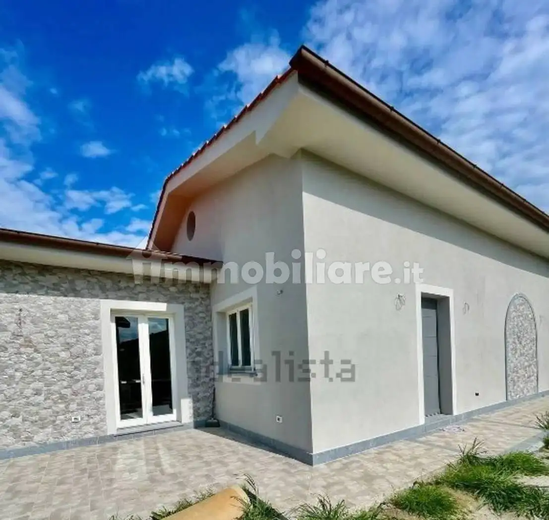 Villa in vendita a Montignoso