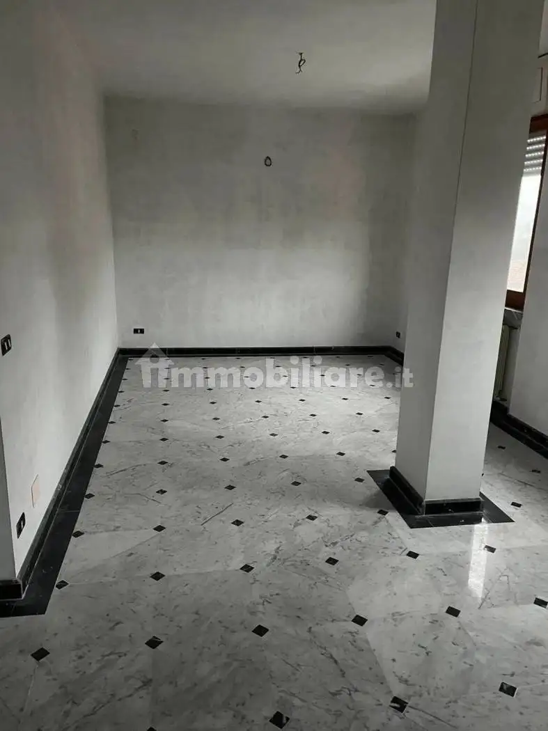 Appartamento terzo piano, Marina di Carrara, Carrara - foto 2