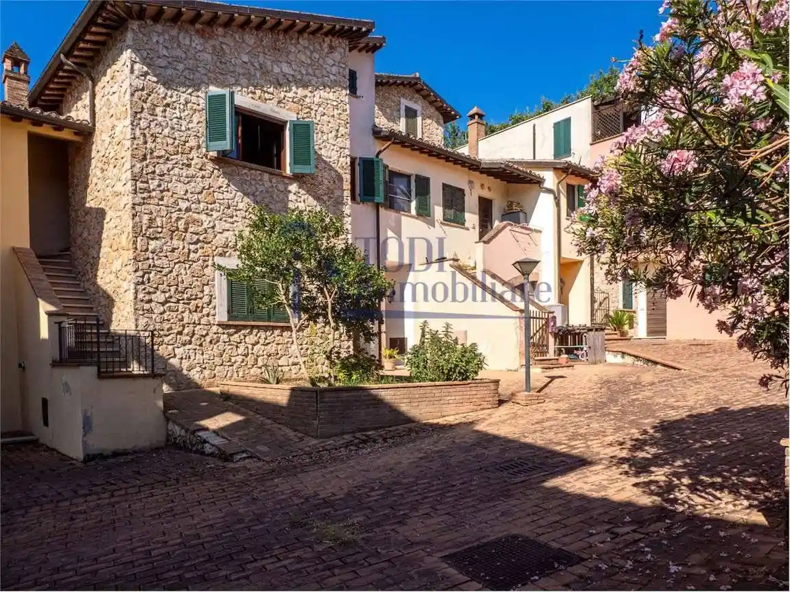 Appartamento in vendita a Todi
