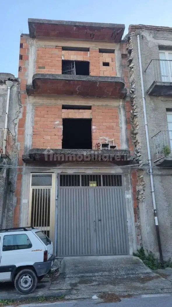 Rustico - Casale in vendita a Mazzarrà Sant'Andrea