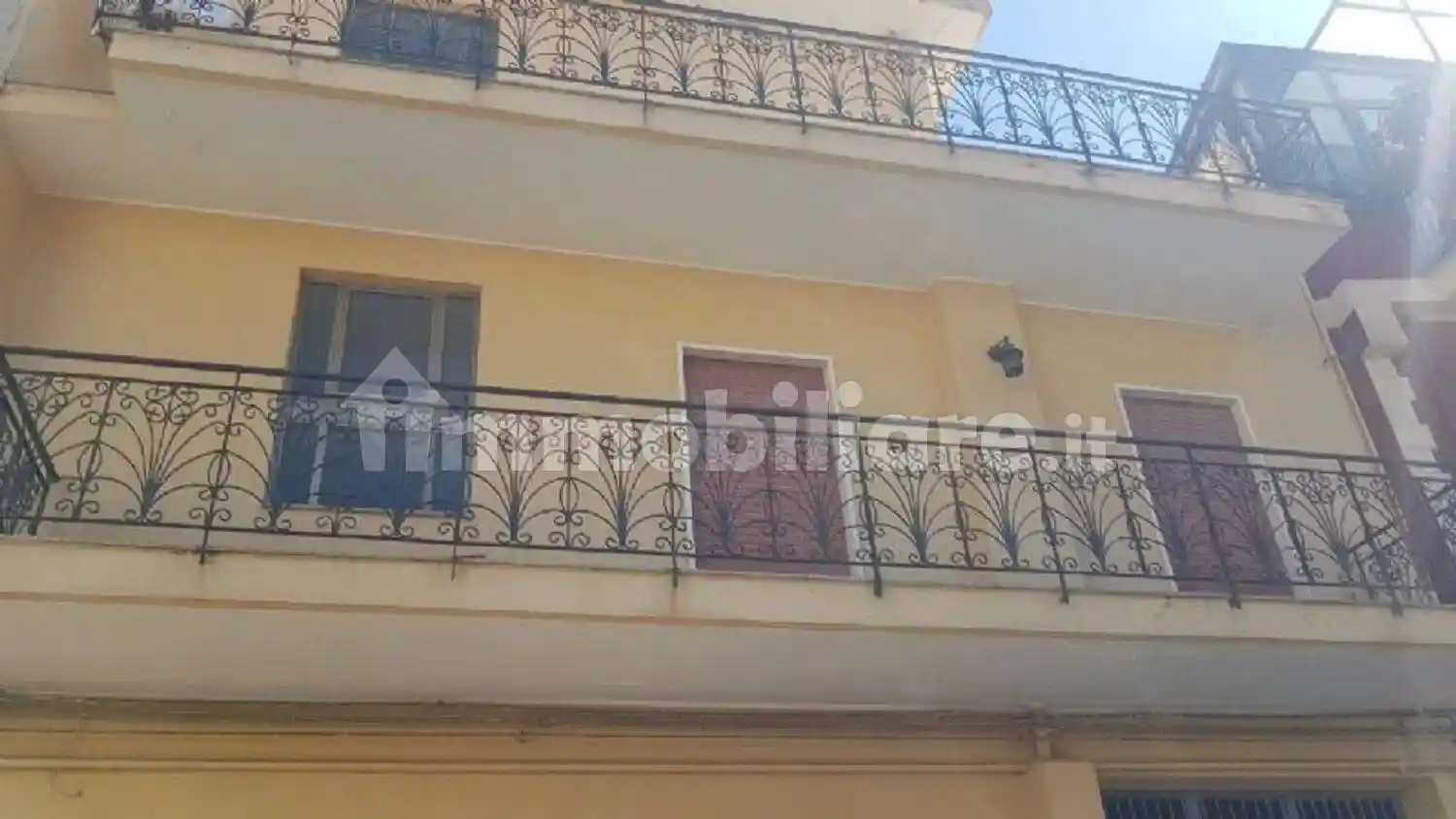 Palazzo - Edificio in vendita a Barcellona Pozzo di Gotto