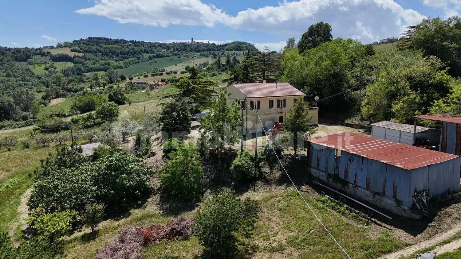 Rustico - Casale in vendita a Monterubbiano