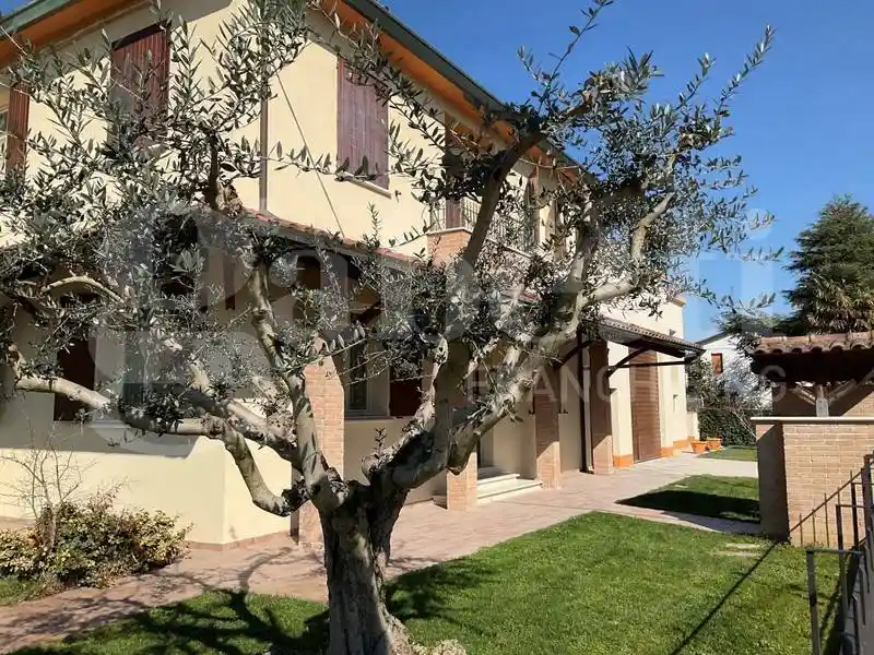 Casa indipendente in vendita a Solarolo