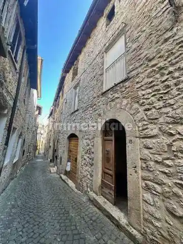 Casa indipendente in vendita a Alatri
