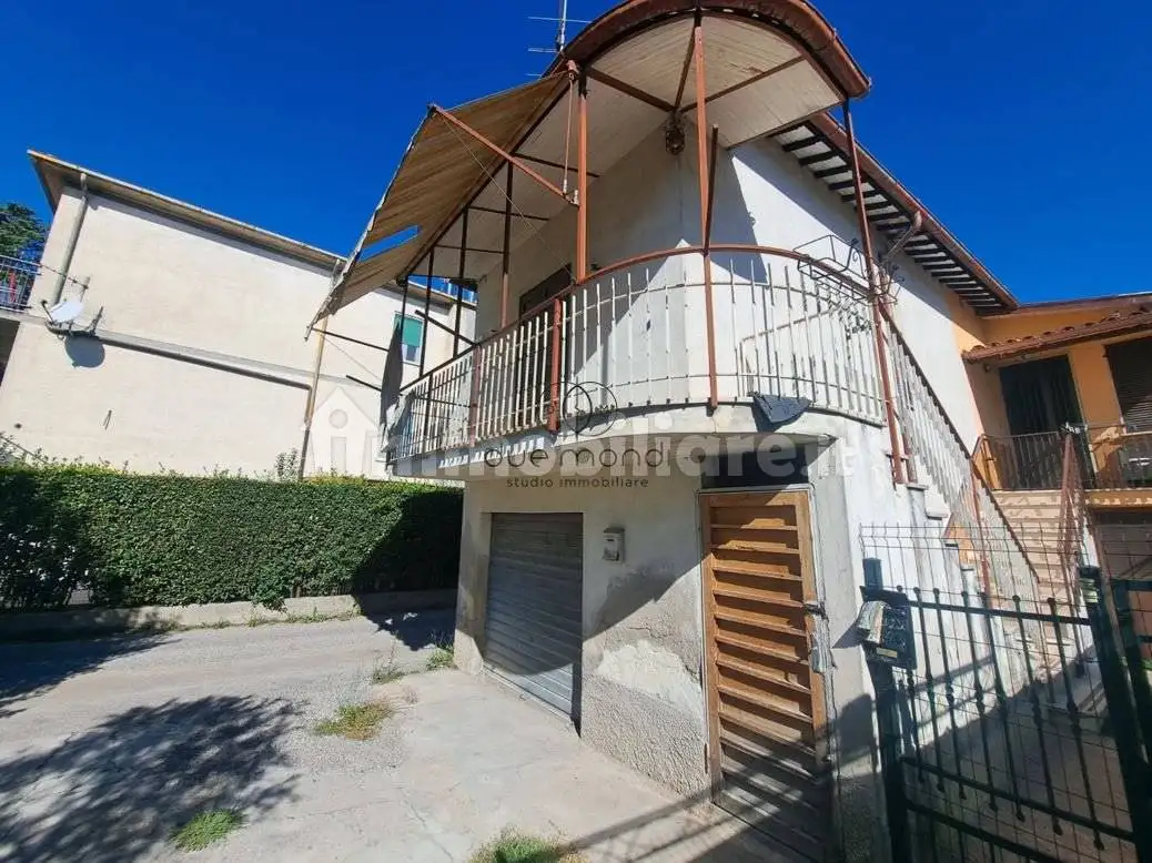 Casa indipendente in vendita a Spoleto