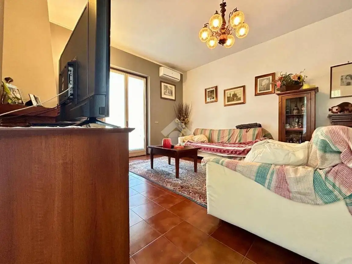 Villa bifamiliare via Giuseppe Mazzini 24, Centro, Castelleone - foto 4