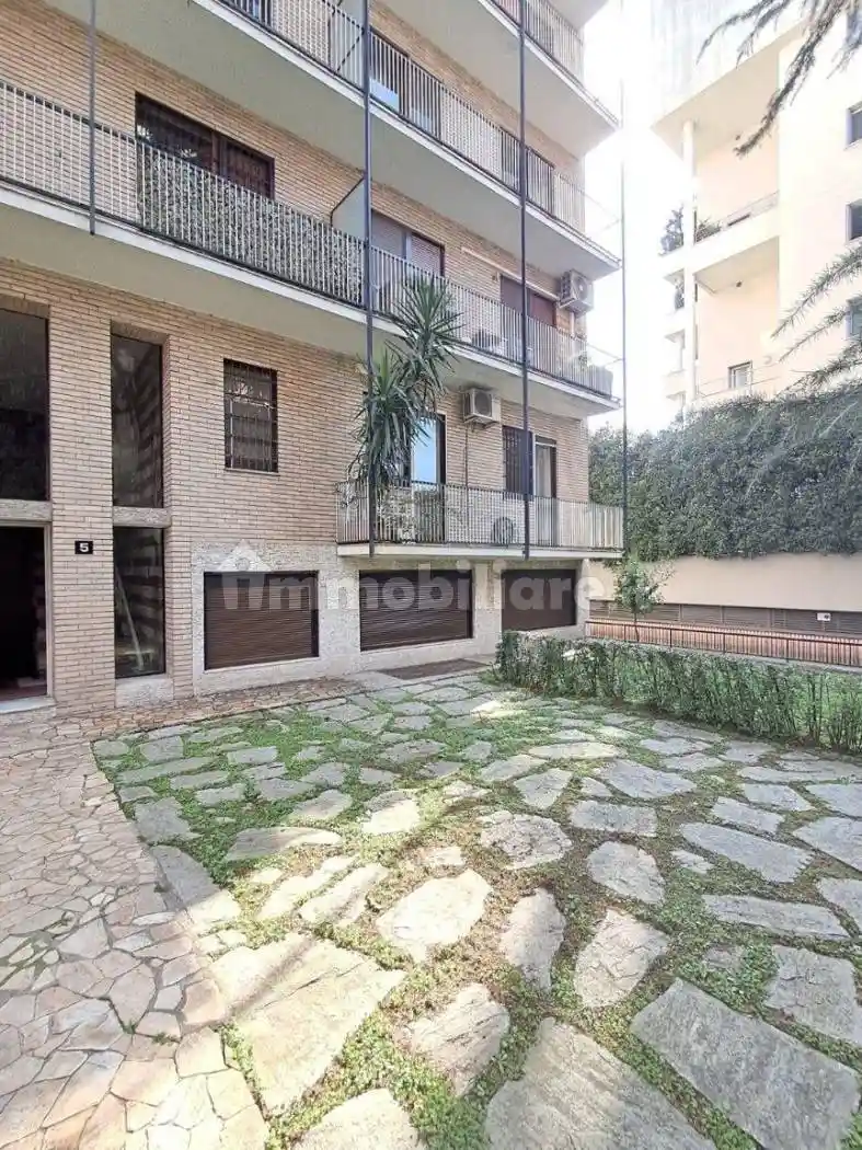 Quadrilocale via Giovanni Battista Piranesi 22, Porta Vittoria, Milano - foto 2