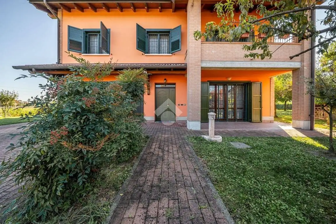 Villa in vendita a Reggio Emilia