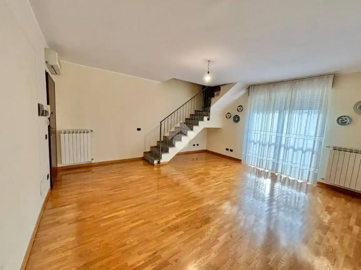 Quadrilocale via Benedetto Odescalchi 2, Sant'Antonio, Novara - foto 2