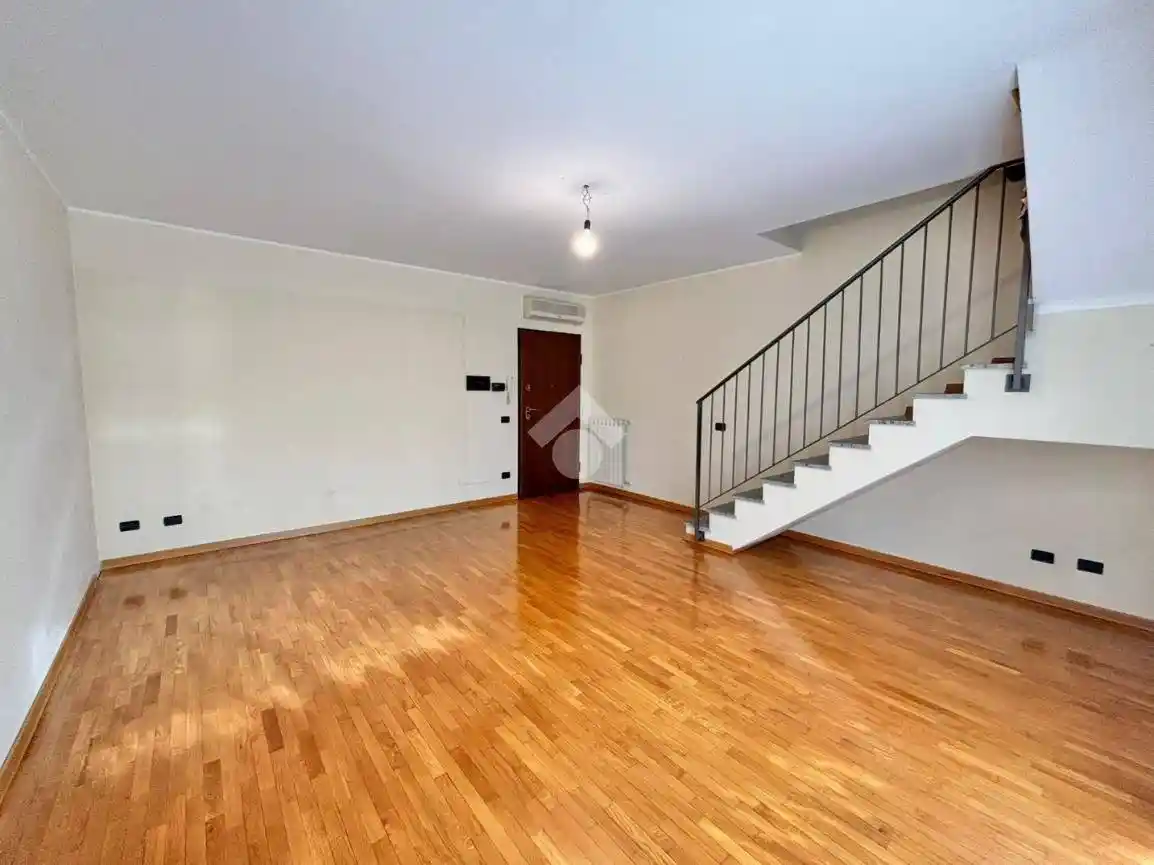 Quadrilocale via Benedetto Odescalchi 2, Sant'Antonio, Novara - foto 3