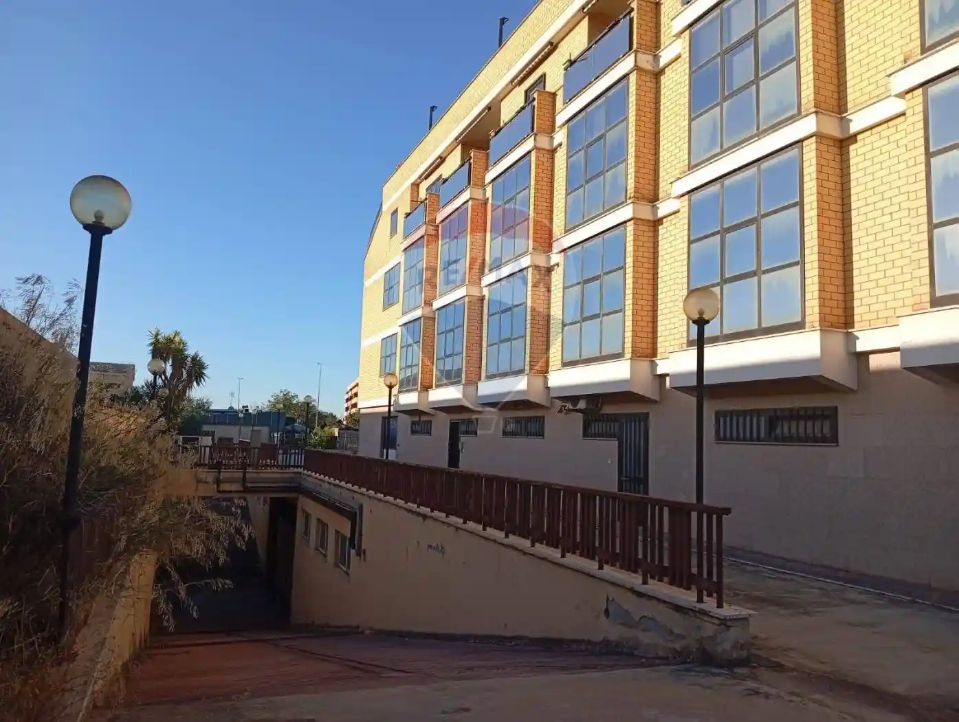 Palazzo - Edificio in Affitto - foto 3