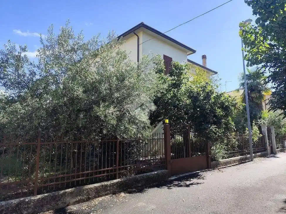 Villa in vendita a Foligno