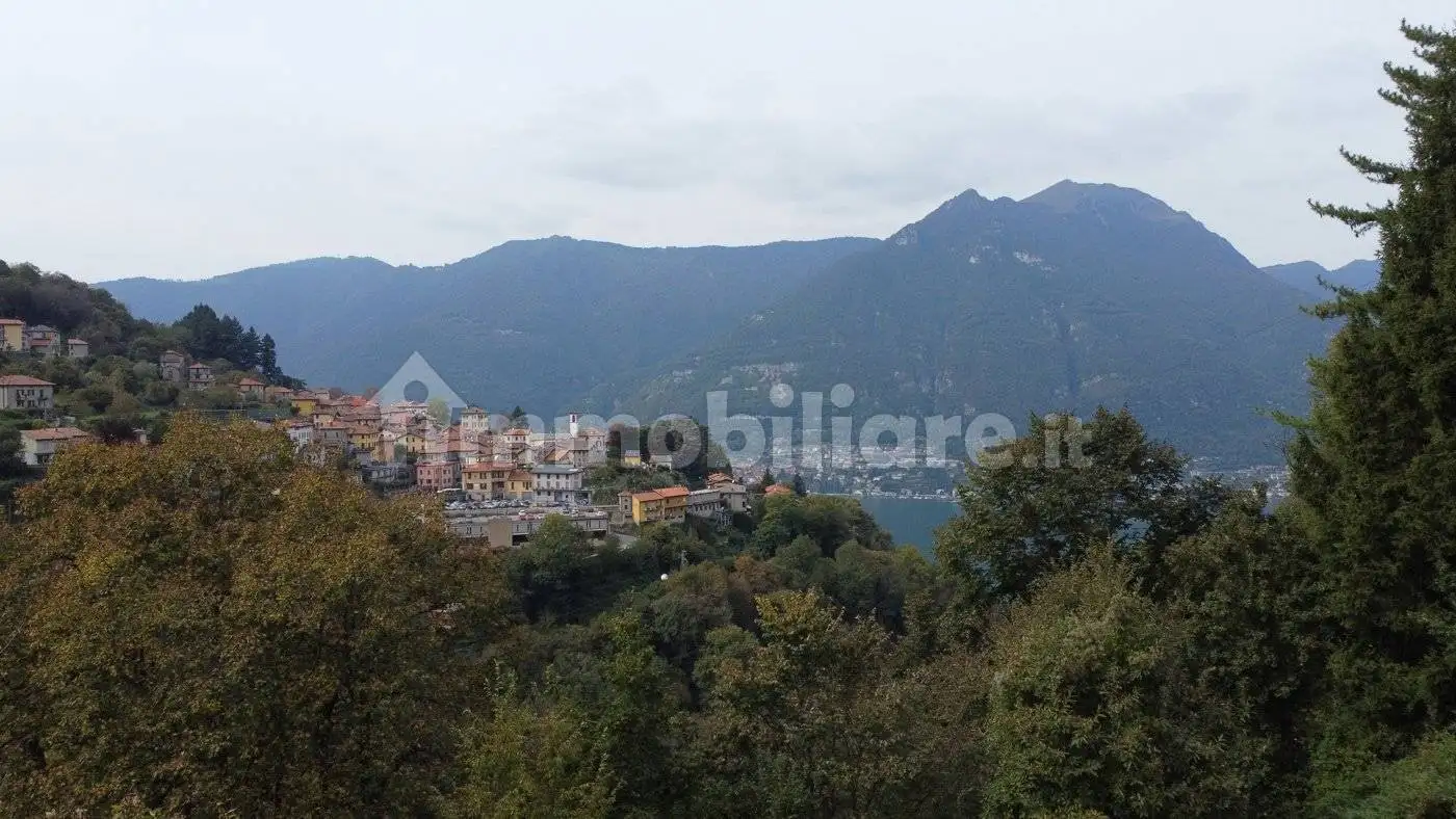Appartamento in vendita a Faggeto Lario