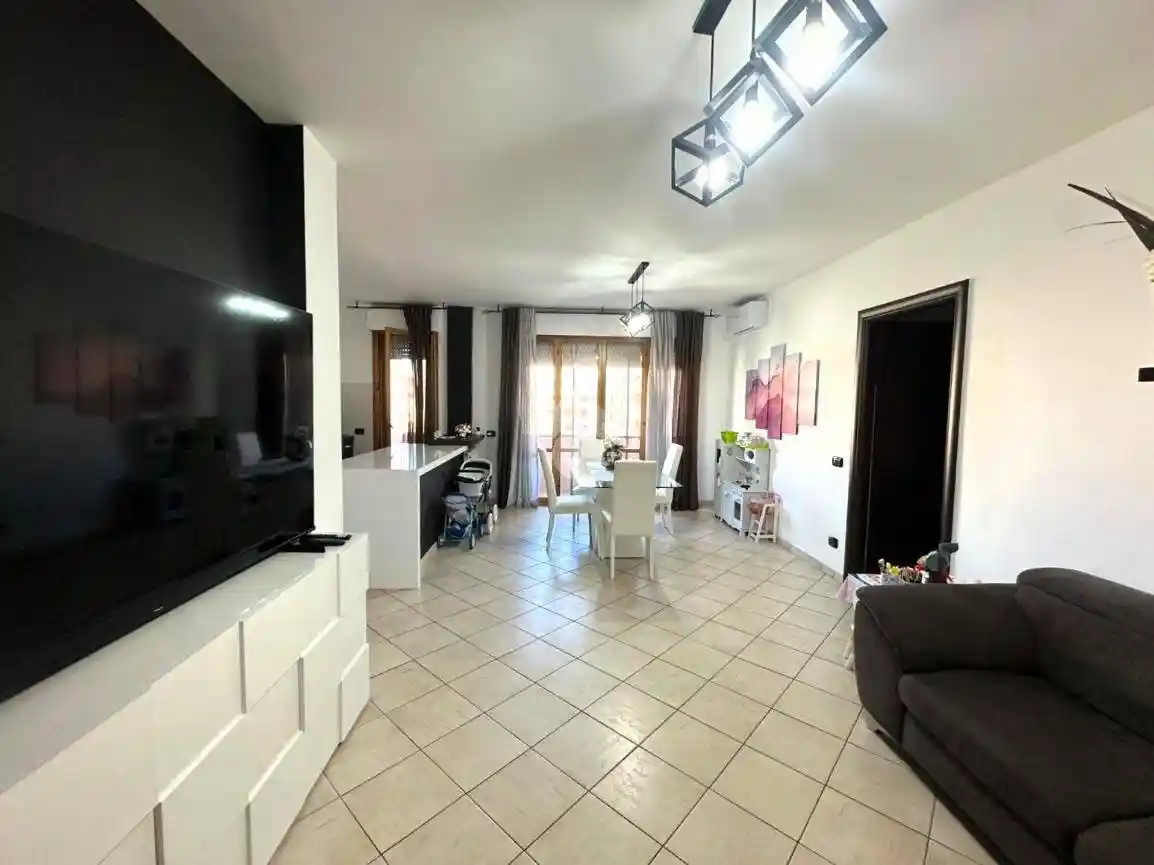 Trilocale via francia 9, Inghilterra - Zona 167, Aprilia - foto 2