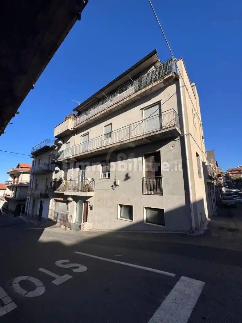 Trilocale via III retta di ponente 55, Centro, Belpasso - foto 3