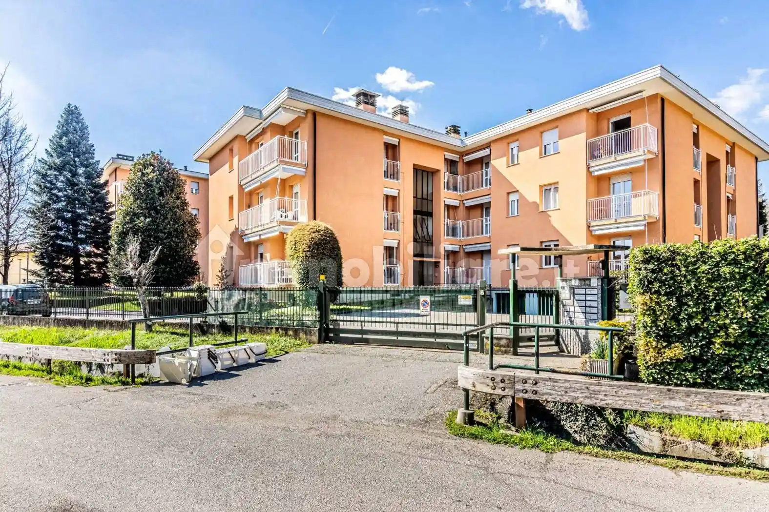 Appartamento in vendita a Carugo