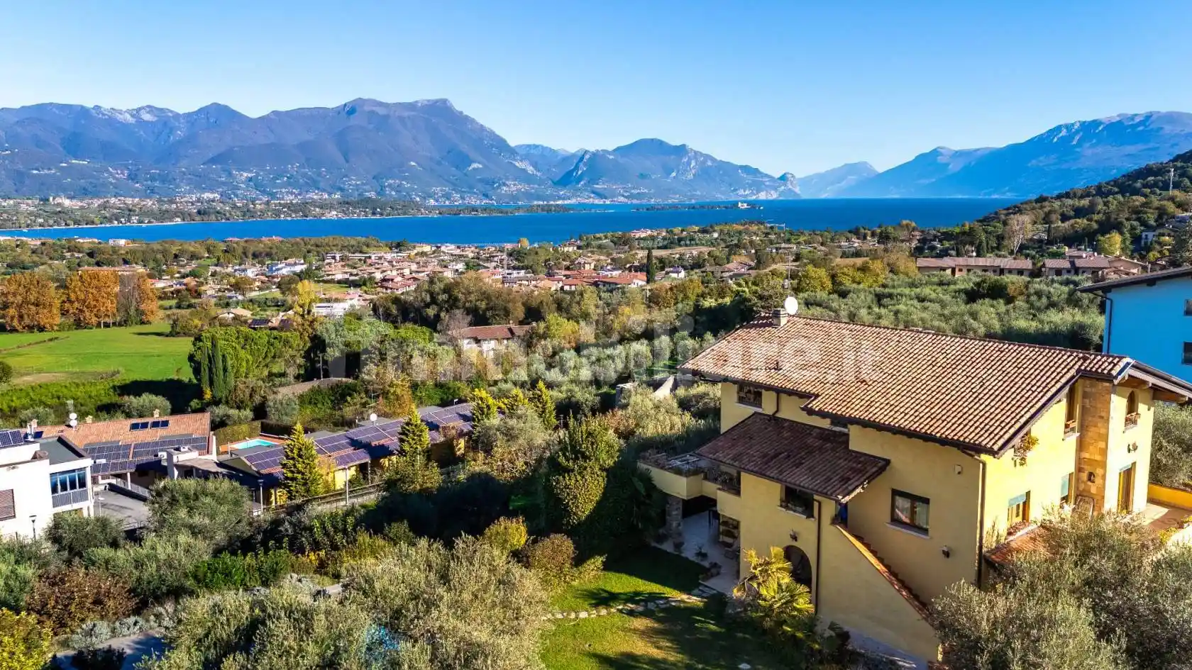 Villa in vendita a Manerba del Garda