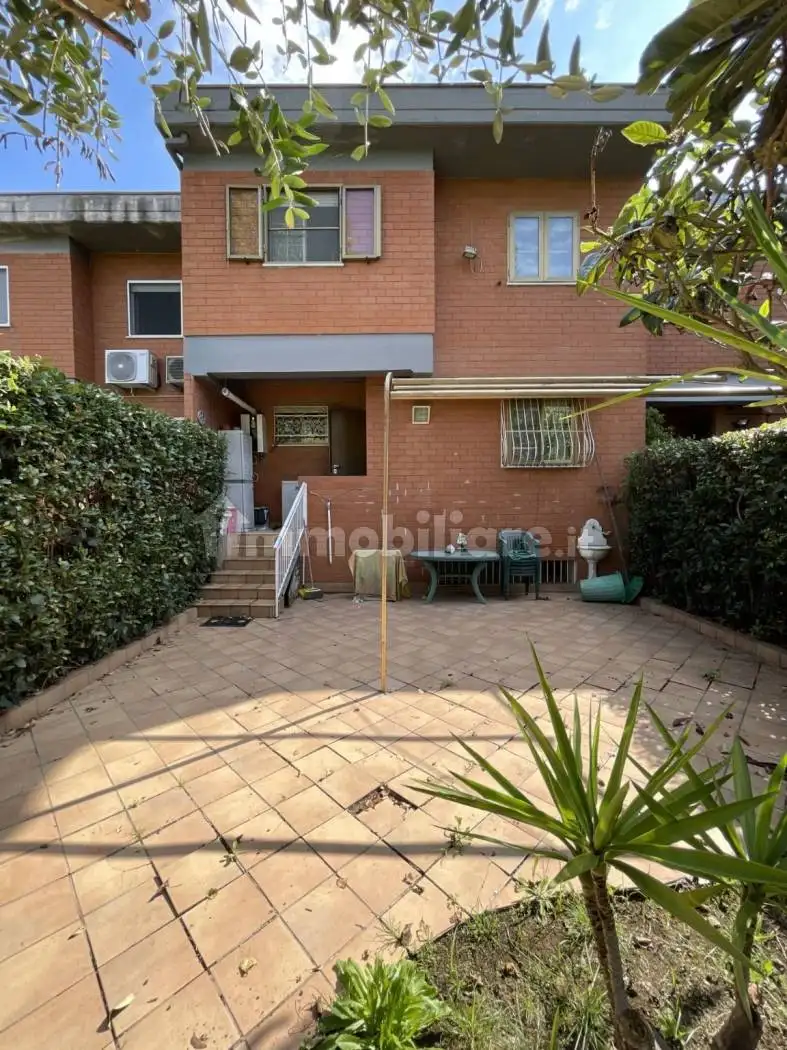 Villetta a schiera in vendita a Latina