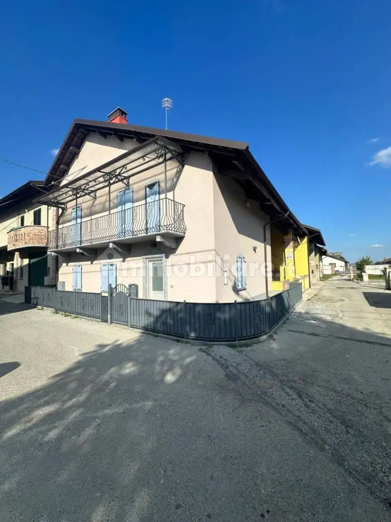 Casa indipendente in vendita a Magliano Alpi