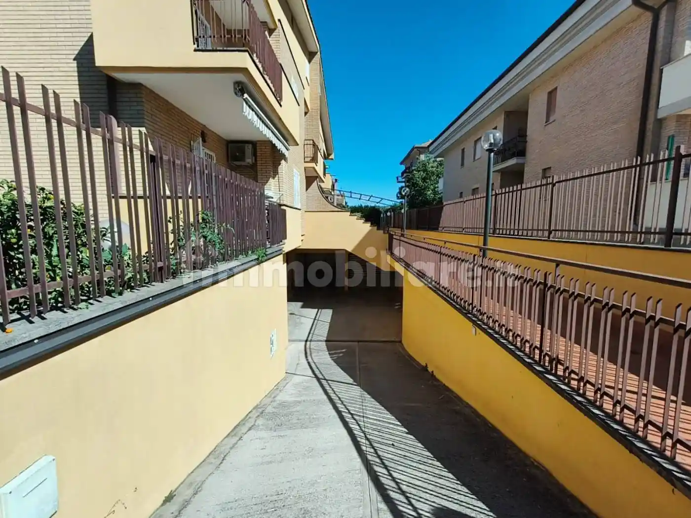 Villa plurifamiliare via della Marranella di Marino, Morena, Roma - foto 3