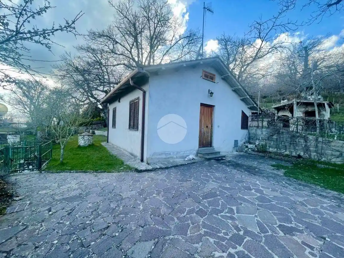 Casa indipendente in vendita a Stroncone