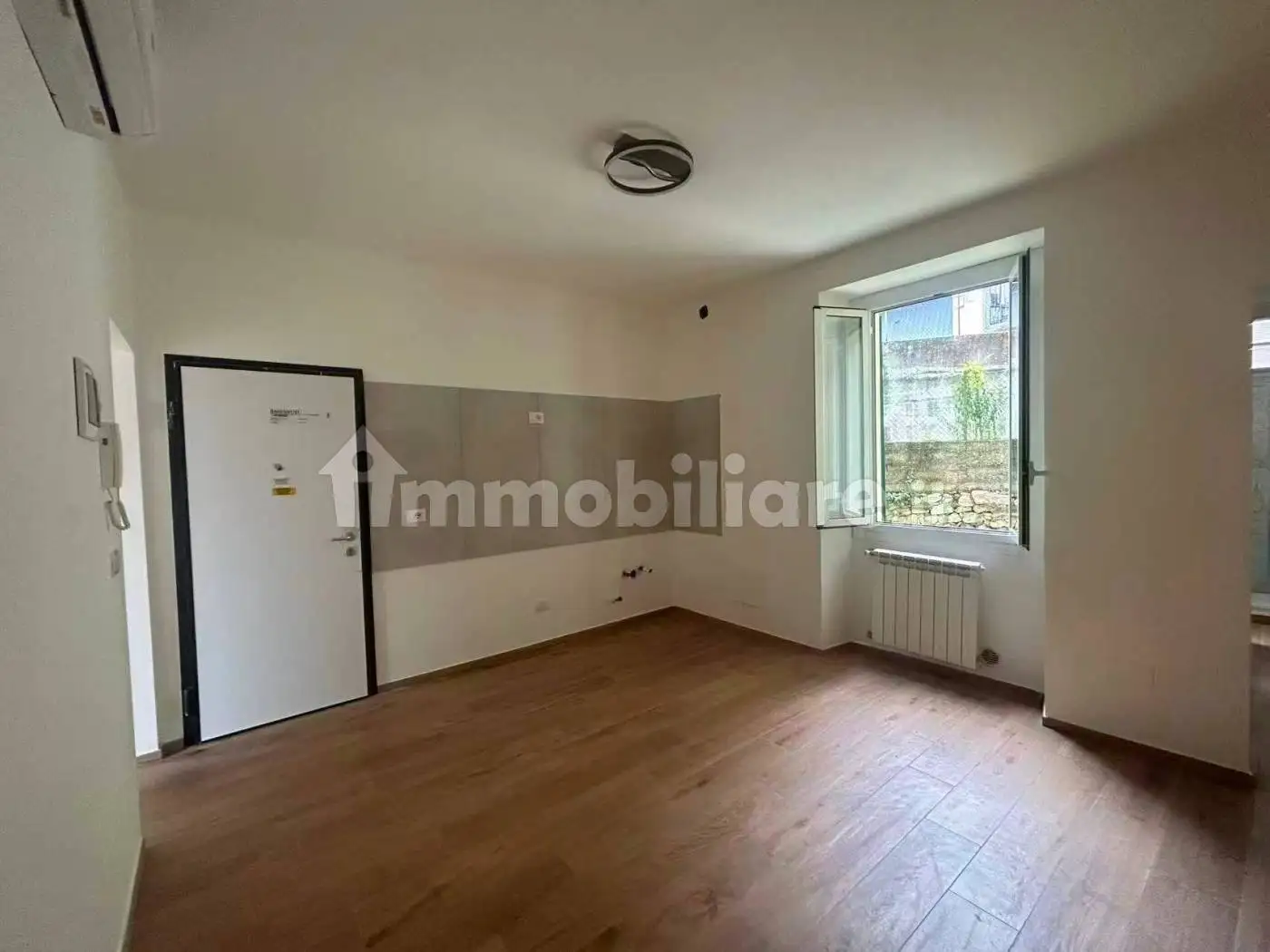 Trilocale via Statale Regina 31, Colonno - foto 2