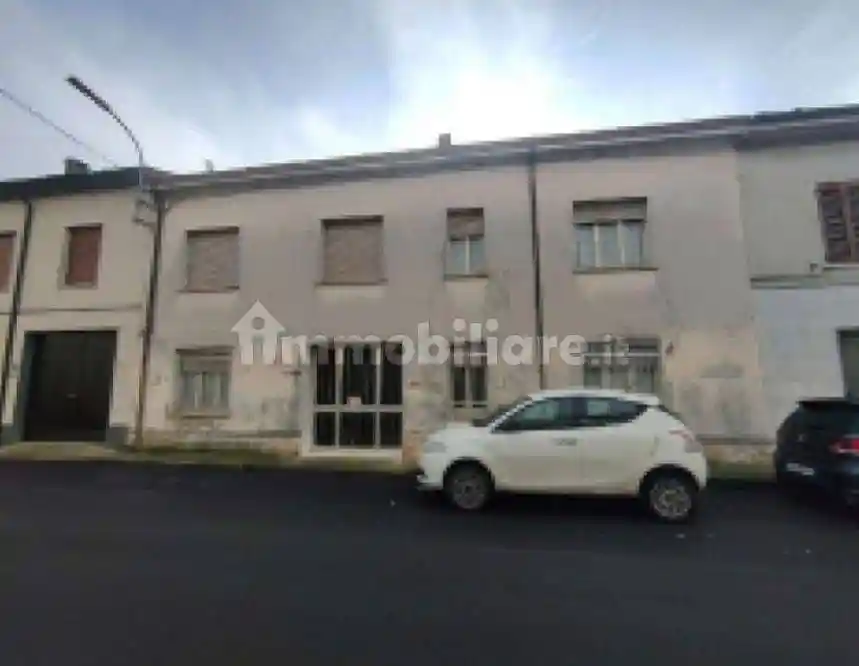 Casa indipendente in vendita a Bozzolo