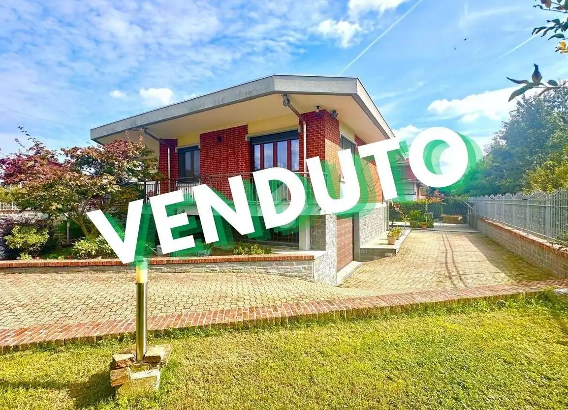 Villa in vendita a Robassomero