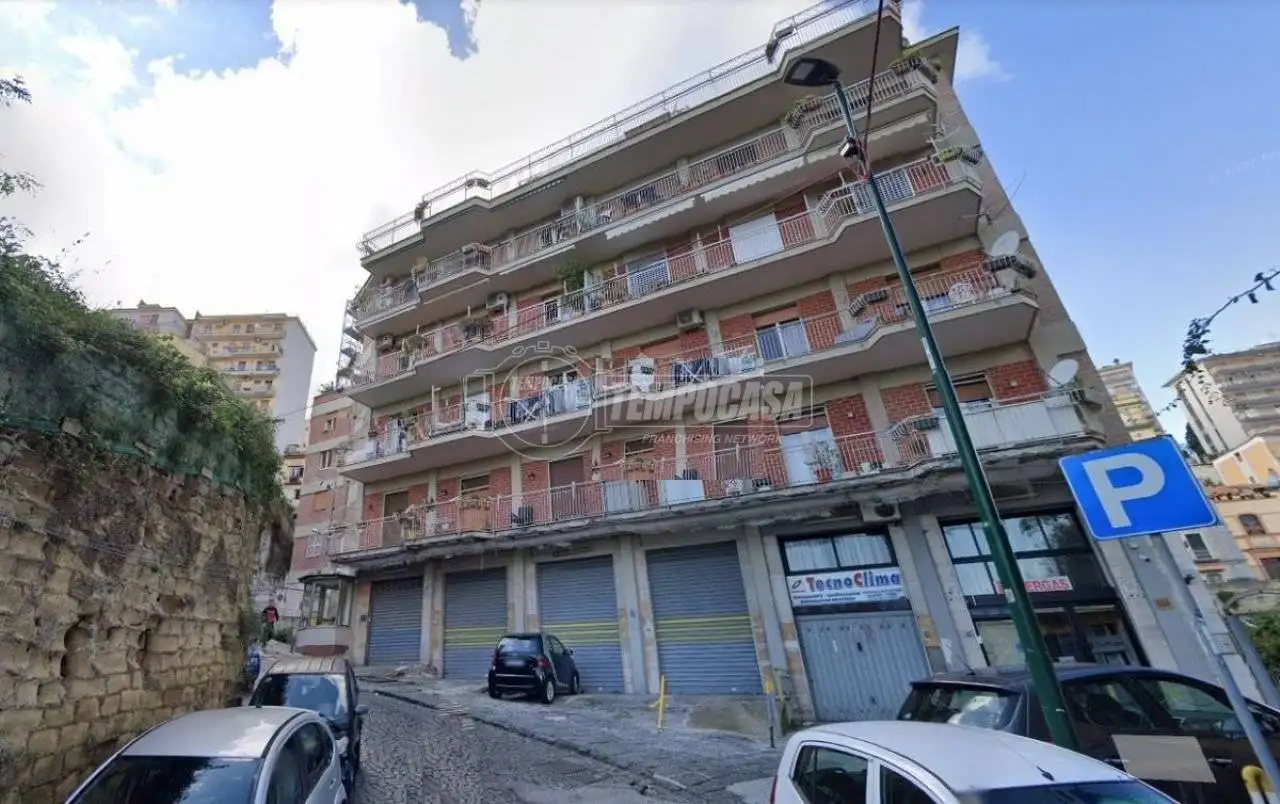 Appartamento in vendita a Napoli