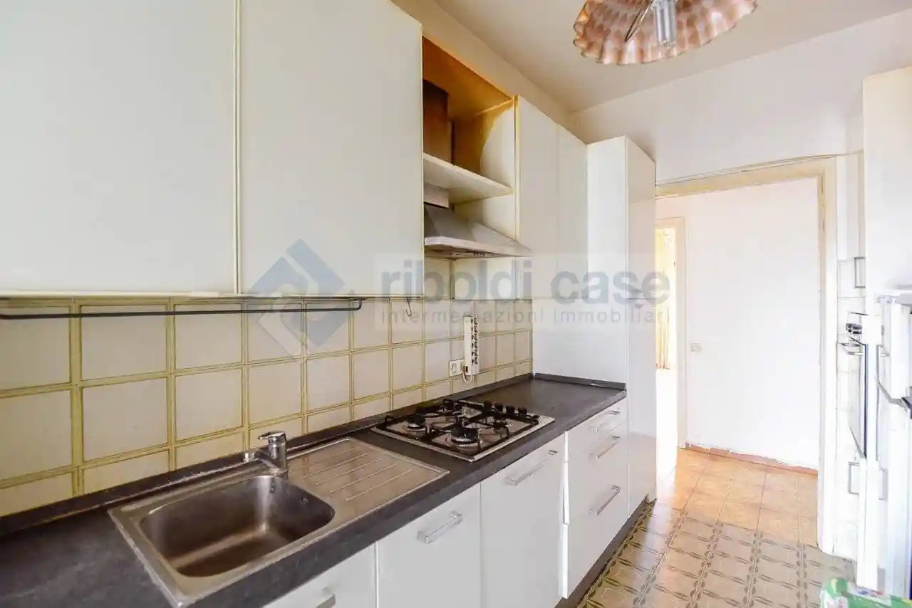 Trilocale da ristrutturare, sesto piano, Umberto I - Garibaldi, Seregno - foto 5