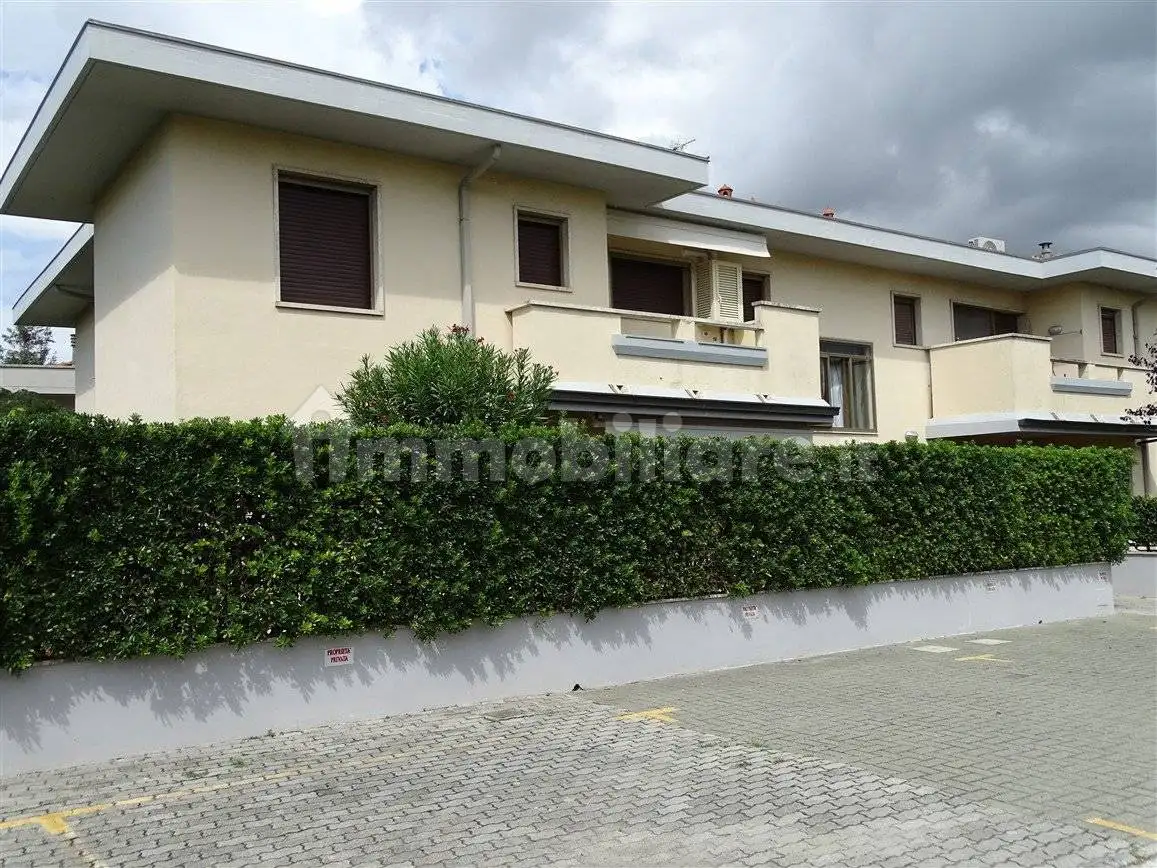 Appartamento in vendita a Montignoso