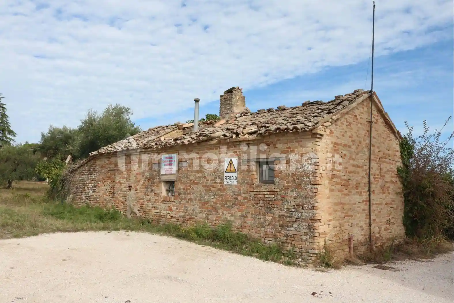 Rustico - Casale in vendita a Montecassiano