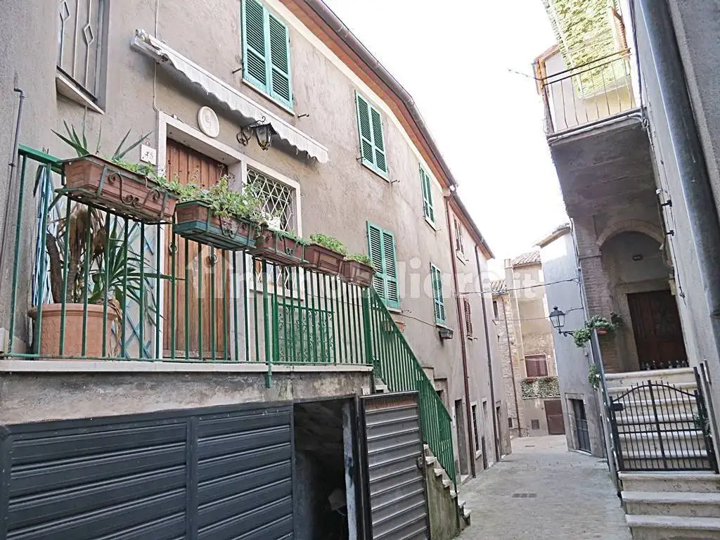 Casa indipendente in vendita a Baschi