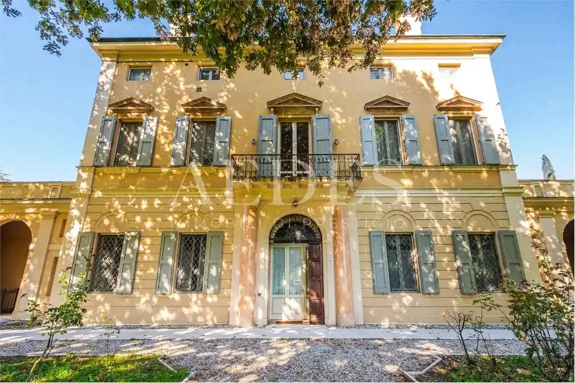 Appartamento in vendita a Modena