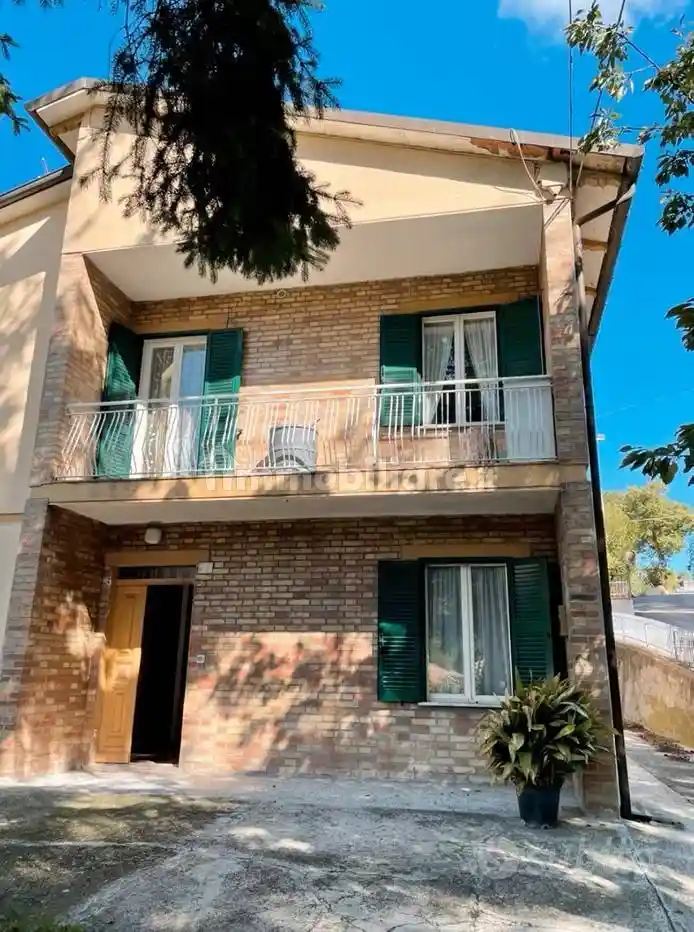 Casa indipendente in vendita a Urbino