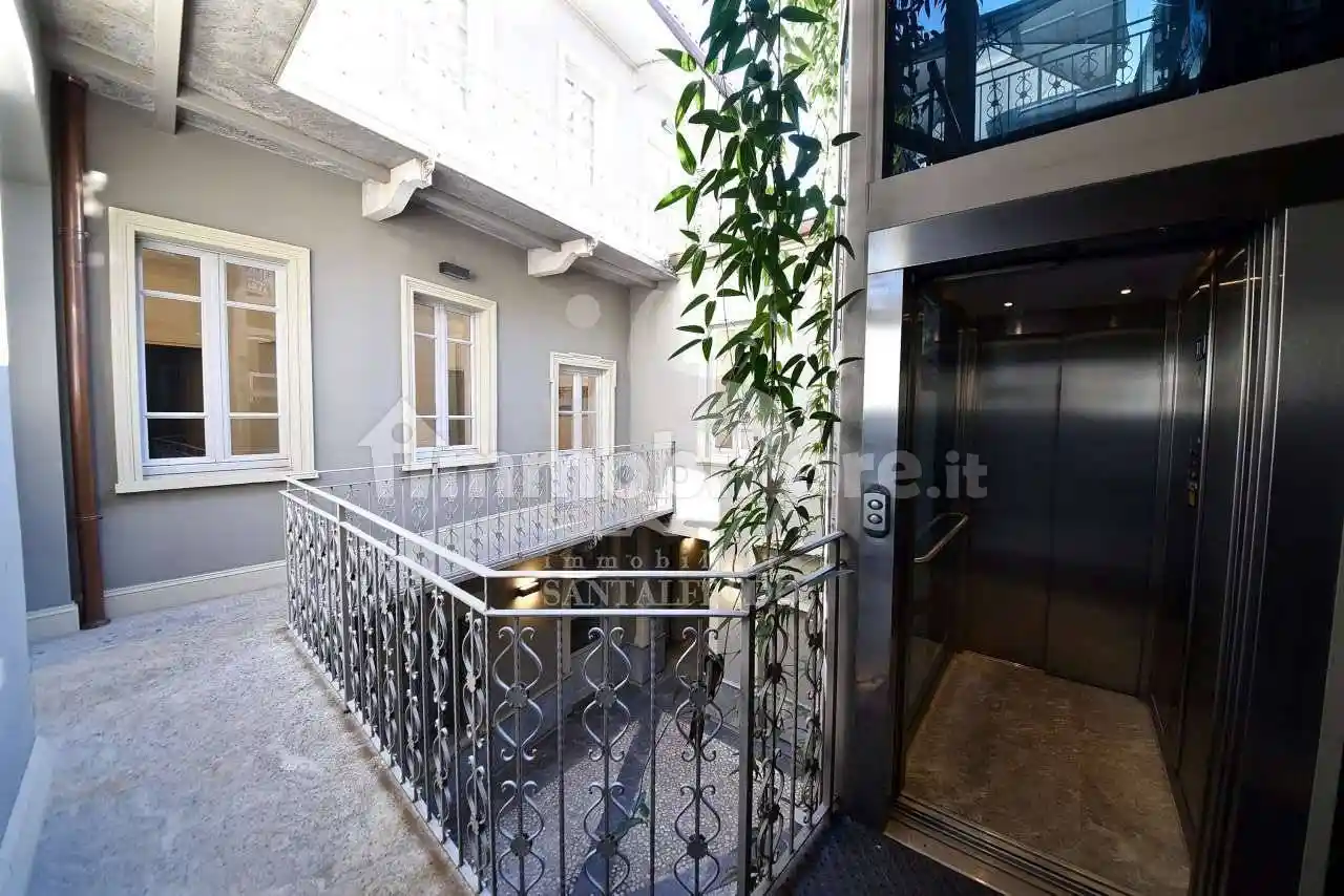 Casa indipendente in vendita a Monza