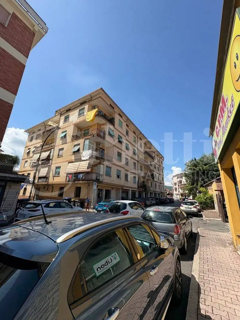 Trilocale via Giuseppe Di Vittorio , 22, Centro, Colleferro - foto 2